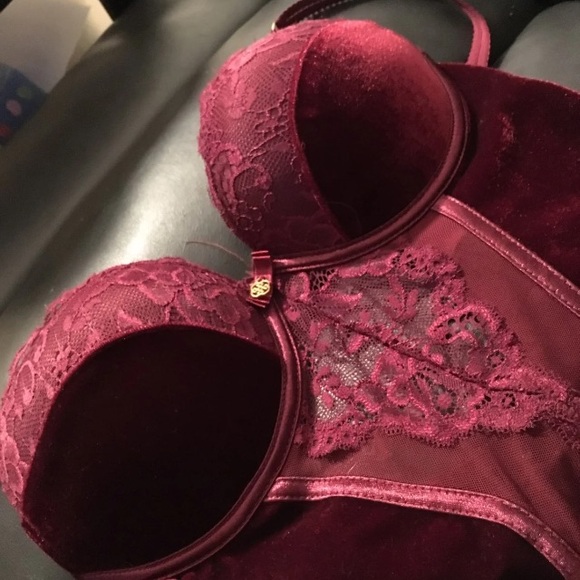 Lingerie - Picture 2 of 6